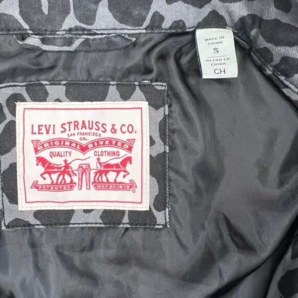 NWT Levi’s Hidden Full Zip & Snap Denim Jacket 4 Snap Pockets Tie Belt SMALL - Picture 6 of 16